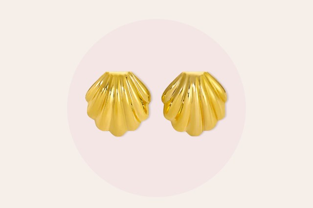 gold clamshell earrings