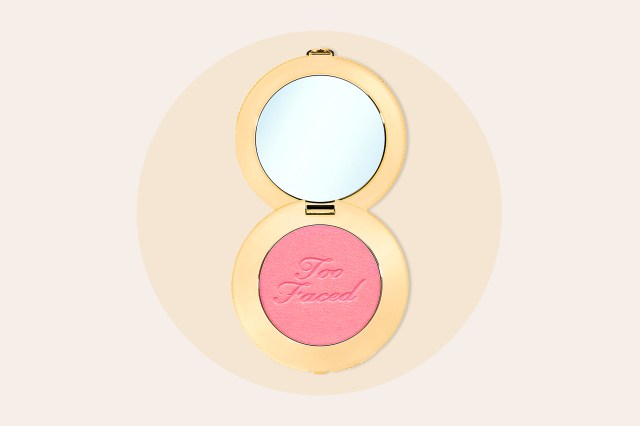 Blush compact