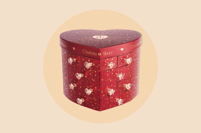 Charlotte Tilbury Charlotte's Beauty Treasure Chest of Love Advent Calendar